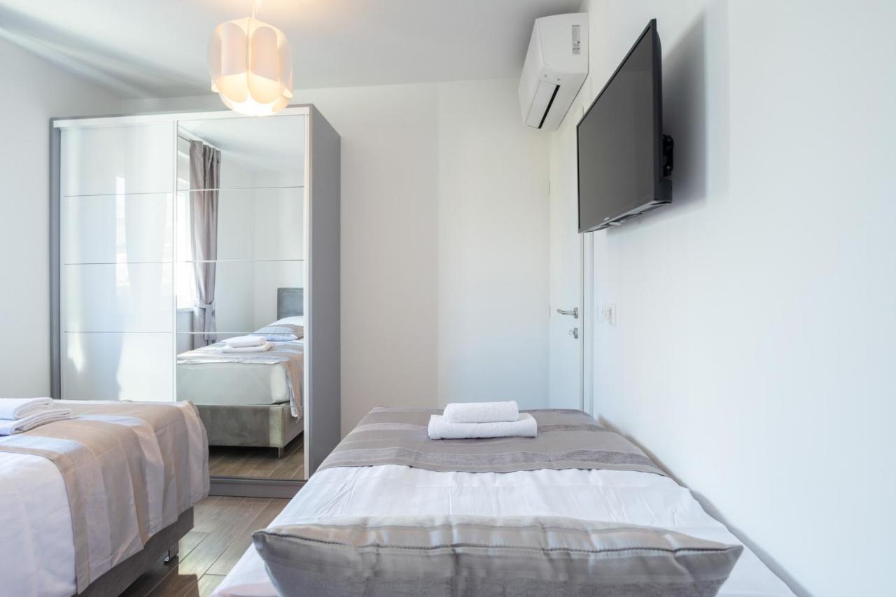 Sea Vista Apartments คาชเตลา ภายนอก รูปภาพ