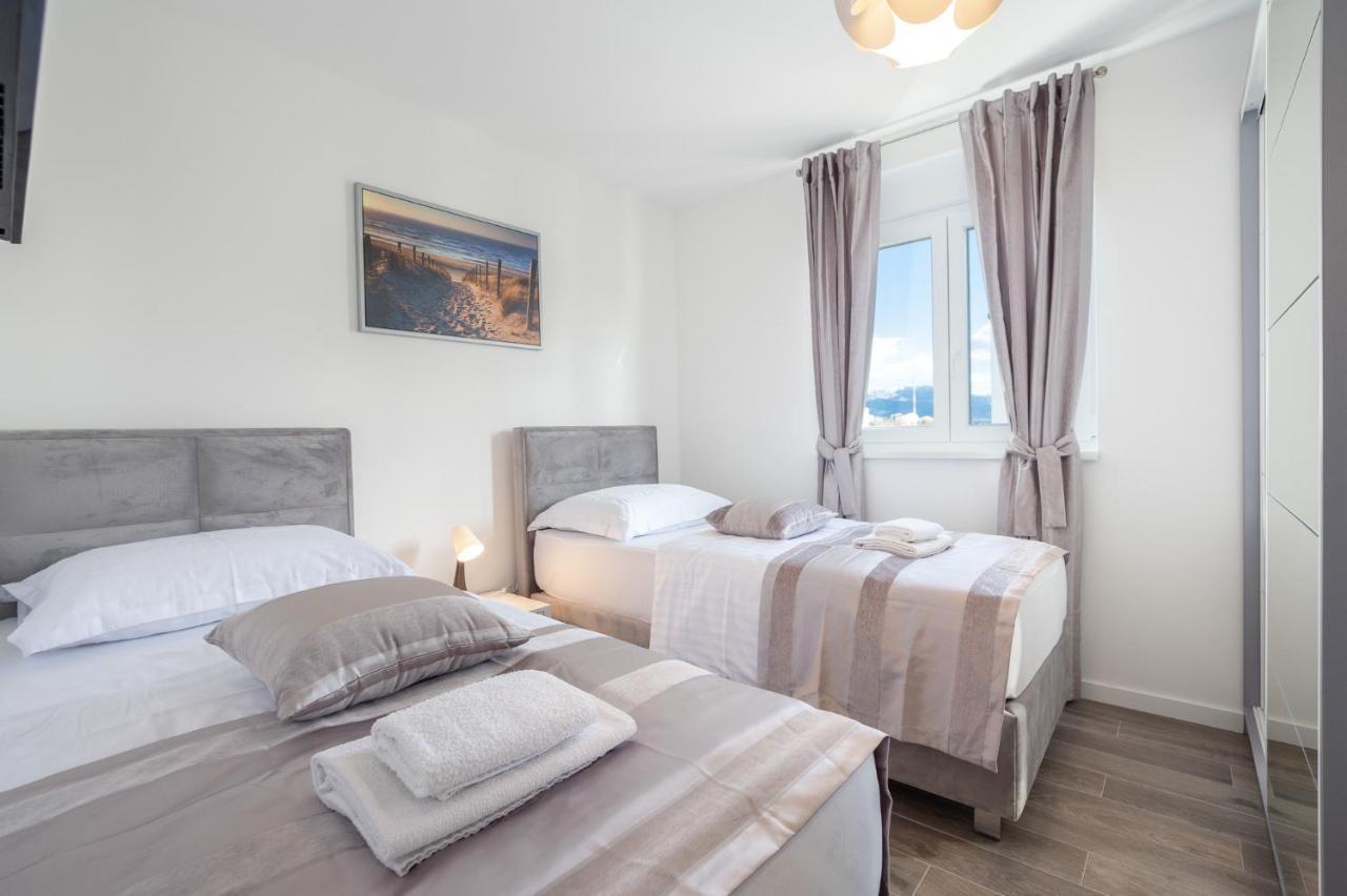 Sea Vista Apartments คาชเตลา ภายนอก รูปภาพ