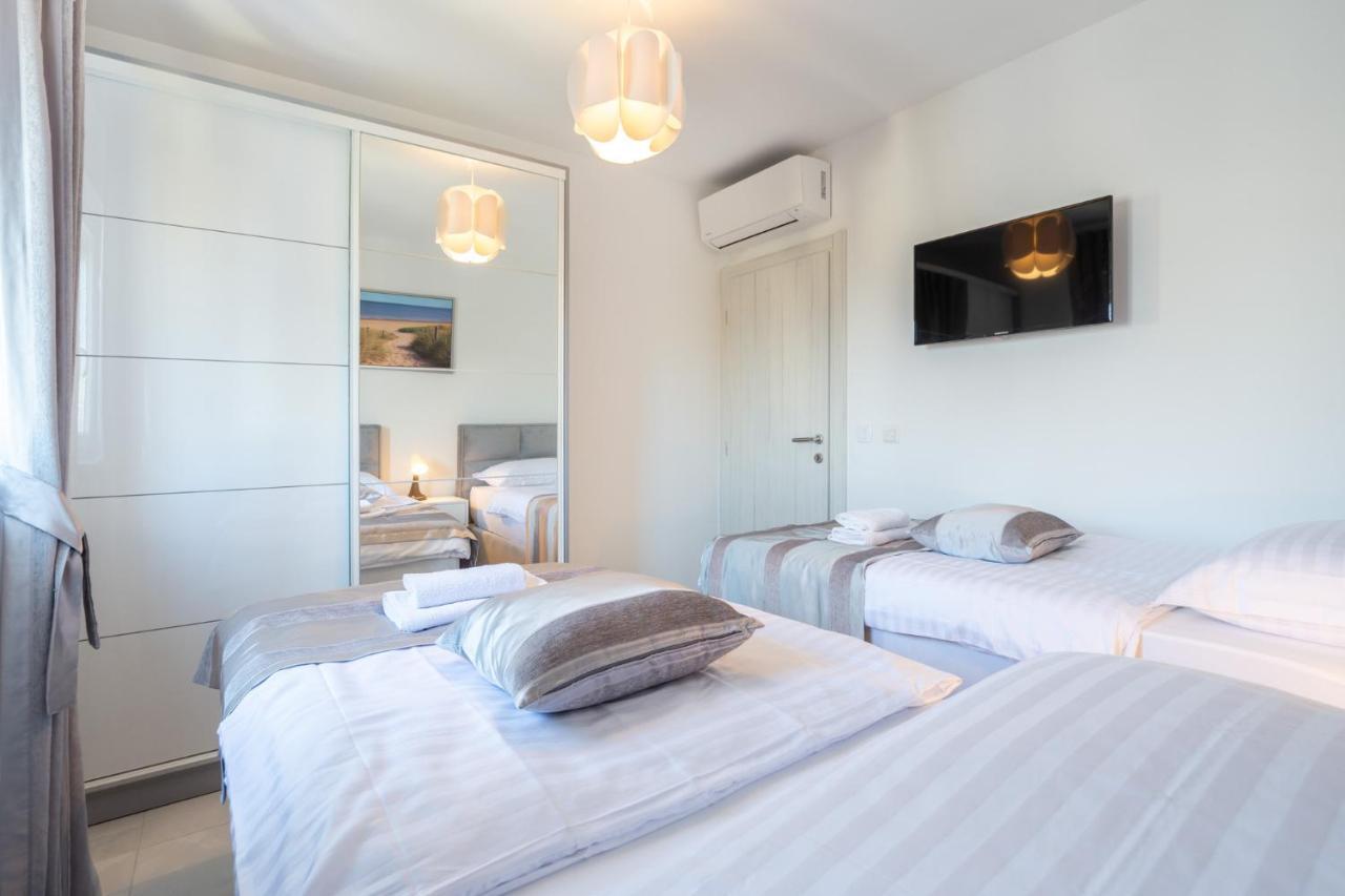 Sea Vista Apartments คาชเตลา ภายนอก รูปภาพ